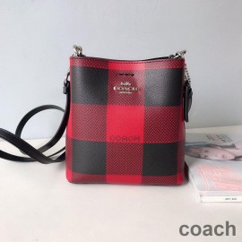 Coach Mini Town Beuteltasche mit Buffalo-Karomuster in Schwarz/Rot