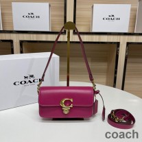 Bolsa Coach Studio Baguette em couro Glovetanned Rose