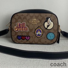 Mála Ceamara an Chóiste Jamie sa Chanbhás Sínithe le Disney Patches Khaki