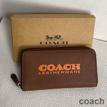 Portfel akordeonowy Coach ze skóry Pebble w kolorze kawy