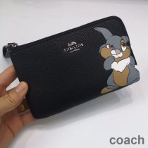 Torebka Coach Corner Zip Wristlet ze skóry Pebble z motywem Disney Thumper Black