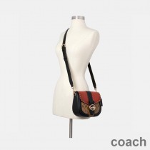 Torba siodłowa Coach Georgie w kolorze bloku kolorów Signature Canvas z nitami Khaki/Czerwony