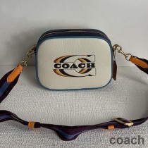 Torba fotograficzna Coach Mini Jamie w kolorze płótna Signature Canvas z nadrukiem Stamp White