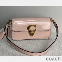 Torba Coach Studio Baguette w kolorze różowym ze skóry lakierowanej