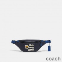 Sac banane Coach Charter 7 en cuir galet avec motif Disney Walt Disney World bleu marine