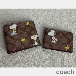 Πορτοφόλι Coach 3 σε 1 σε καμβά υπογραφής με καφέ εκτύπωσης Snoopy Woodstock Peanuts